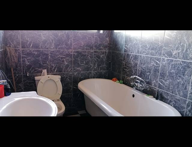 3 BEDROOM APARTMENT TO LET IN AMBERFIELD RIDGE